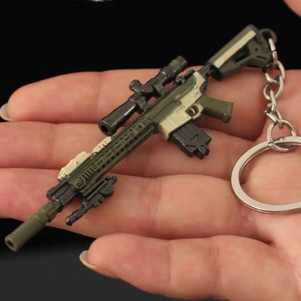 Resident Evil 8 Series Mini Gun Model | 9 cm Alloy Metal Weapon Keychain | Collectible Replica Toy